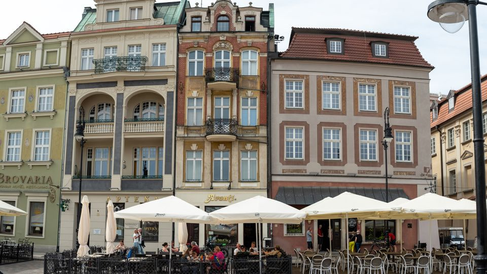 Kamienice i ogródki na płycie Starego Rynku w Poznaniu